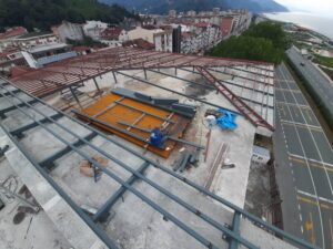 Meray Çelik Yapılar | Endüstriyel Çelik Konstrüksiyon Uzmanı - Kartallar Rize Limandere Otel Çatısı- 331