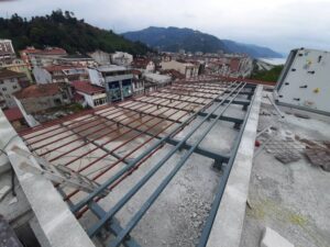 Meray Çelik Yapılar | Endüstriyel Çelik Konstrüksiyon Uzmanı - Kartallar Rize Limandere Otel Çatısı- 325