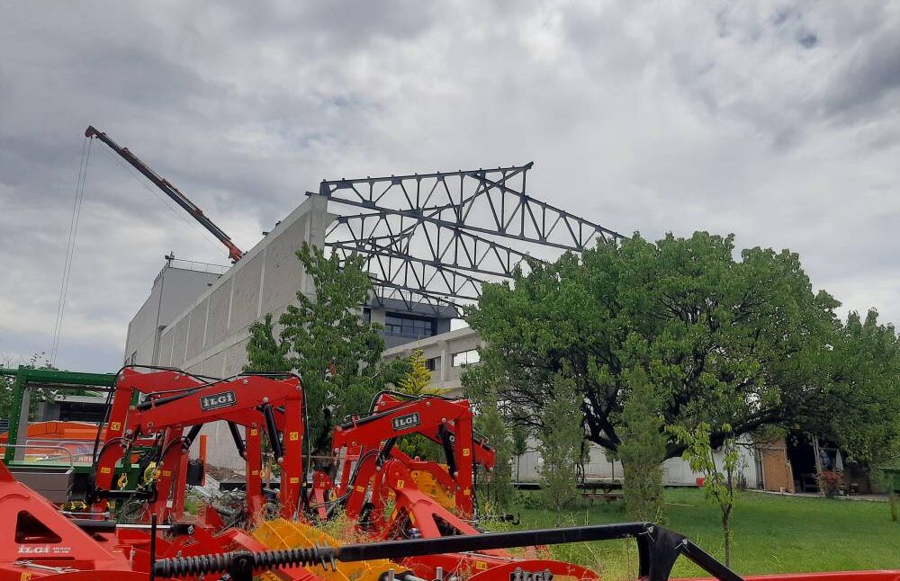 Meray Çelik Yapılar | Endüstriyel Çelik Konstrüksiyon Uzmanı - Yurttaşlar John Deere Fabrika Binası- 1