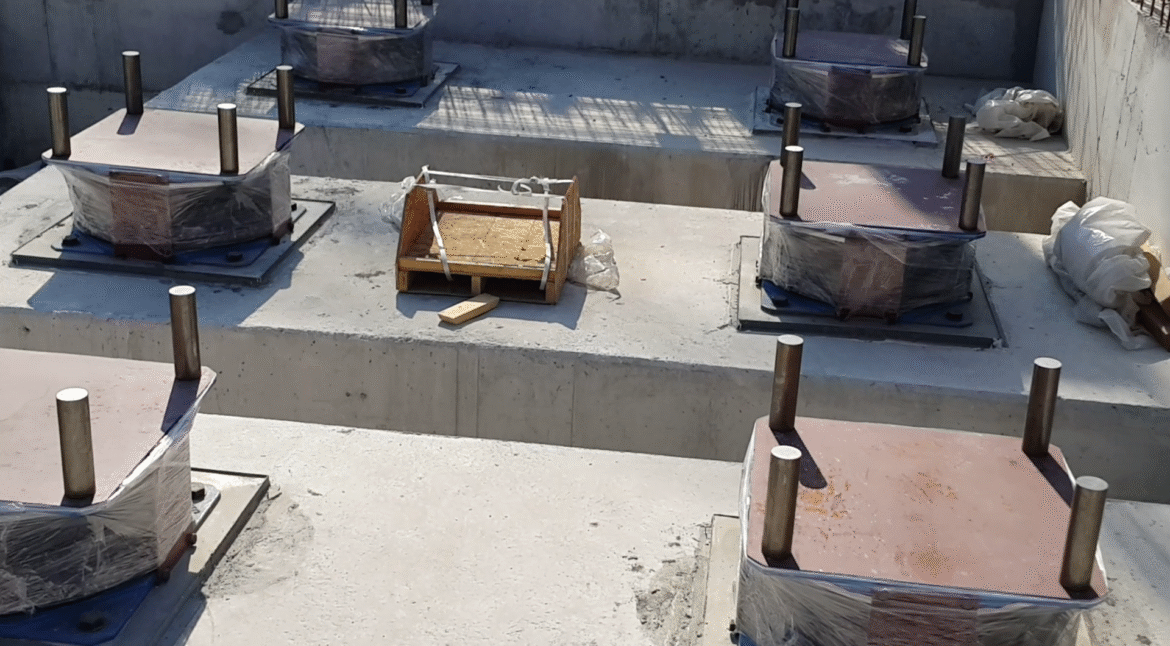 Meray Çelik Yapılar | Endüstriyel Çelik Konstrüksiyon Uzmanı - Deprem İzolatör Montajı 3 DEPREM İZOLATÖR MONTAJI .